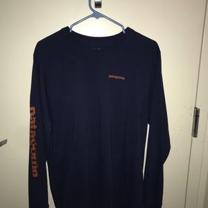Patagonia Men’s Long Sleeve Shirt Medium-Navy